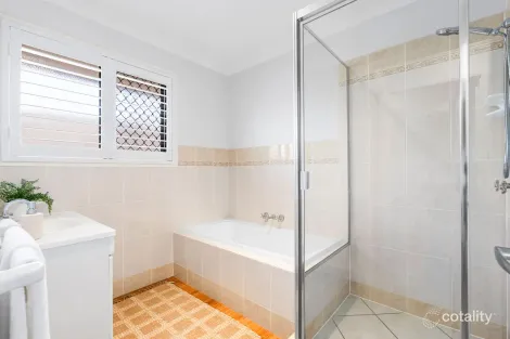 Property photo of 4 Kerry Close Wellington Point QLD 4160