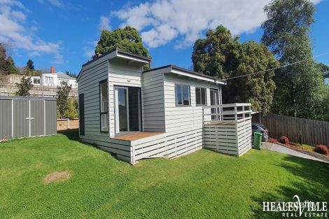 2 Clifford Gr, Healesville, VIC 3777