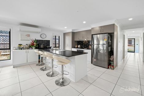 Property photo of 8 Daniell Close Ripley QLD 4306