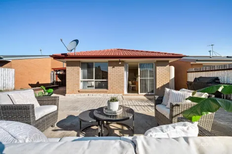 Property photo of 10 Stang Place Macgregor ACT 2615