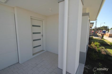 Property photo of 5 Ivory Way Treeby WA 6164