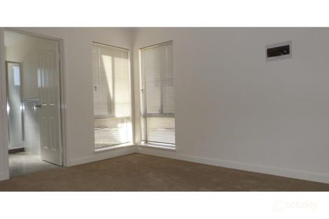 4/17 Windfield Rd, Melville, WA 6156