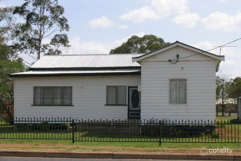 2 Toowoomba Rd, Oakey, QLD 4401