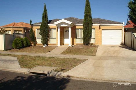 Property photo of 15 Mark Drive Hillside VIC 3037