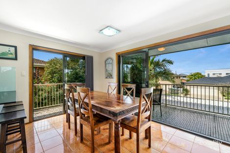 Property photo of 17 Donald Avenue Paradise Point QLD 4216