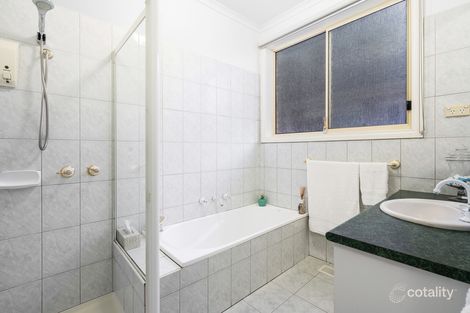 Property photo of 18 Redgum Court Mill Park VIC 3082