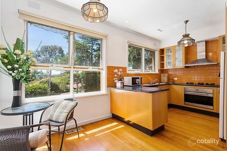 Property photo of 582 Waverley Road Glen Waverley VIC 3150