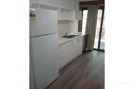 1/132 Sir Fred Schonell Dr, St Lucia, QLD 4067