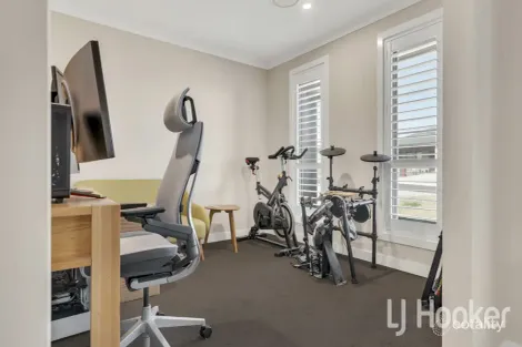 Property photo of 23 Coates Drive Kelso NSW 2795