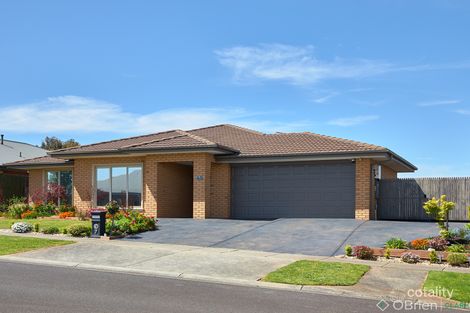 7 Mayfair Dr, Drouin, VIC 3818