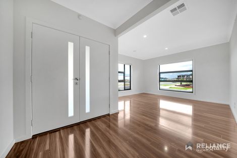 Property photo of 11 Hoffman Crescent Truganina VIC 3029