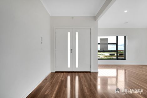 Property photo of 11 Hoffman Crescent Truganina VIC 3029