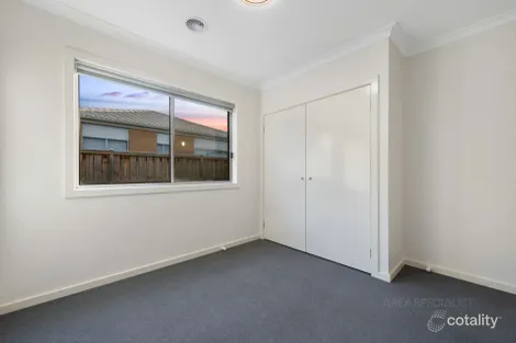 Property photo of 33 Columbus Street Point Cook VIC 3030