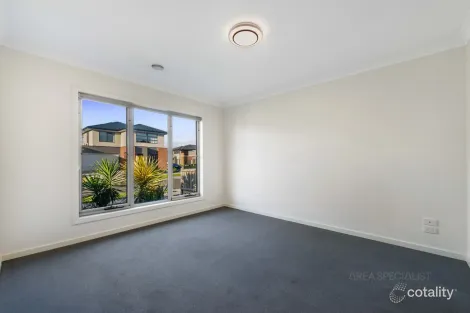 Property photo of 33 Columbus Street Point Cook VIC 3030