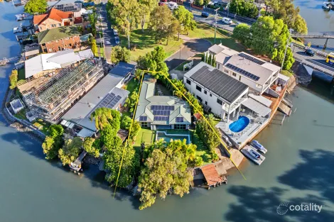 Property photo of 17 Perry Place Biggera Waters QLD 4216