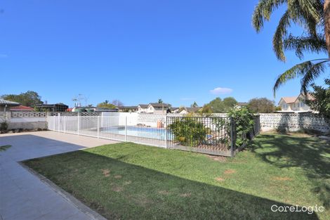 Property photo of 18 Collins Crescent Benowa QLD 4217