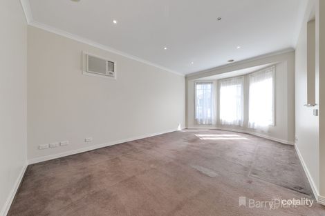 Property photo of 16 St Leonard Way Pakenham VIC 3810