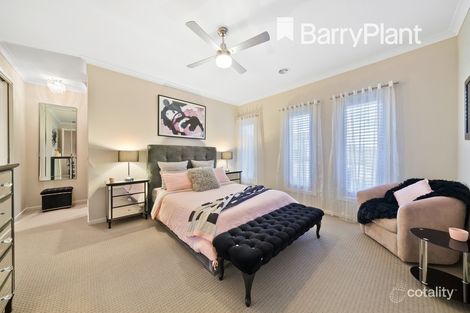 Property photo of 11 Possum Place Pakenham VIC 3810