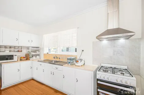 Property photo of 6 Primula Avenue Brooklyn VIC 3012