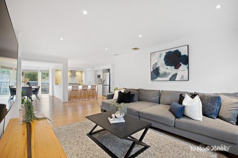 Property photo of 14 Karina Close Croydon Hills VIC 3136