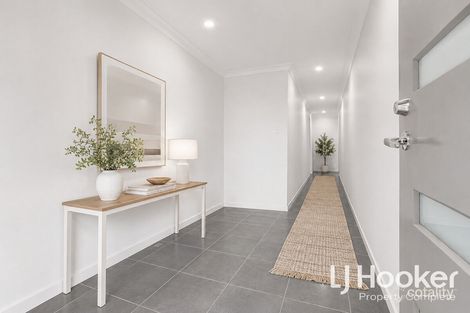 Property photo of 32 Hiddenvale Circuit Yarrabilba QLD 4207