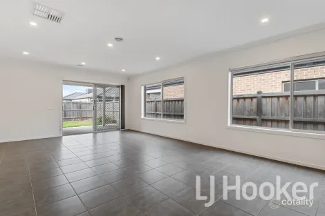 Property photo of 28 Pendulum Street Truganina VIC 3029