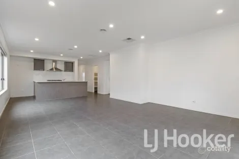 Property photo of 28 Pendulum Street Truganina VIC 3029