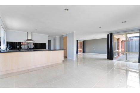 Property photo of 34 Brunnings Road Carrum Downs VIC 3201