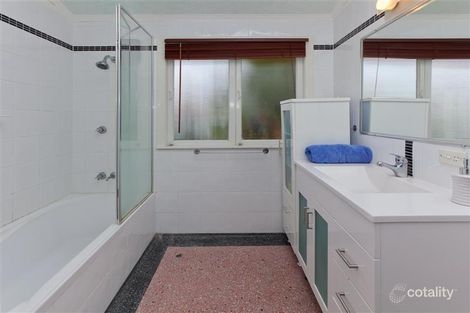 Property photo of 20 Steele Street Holland Park QLD 4121