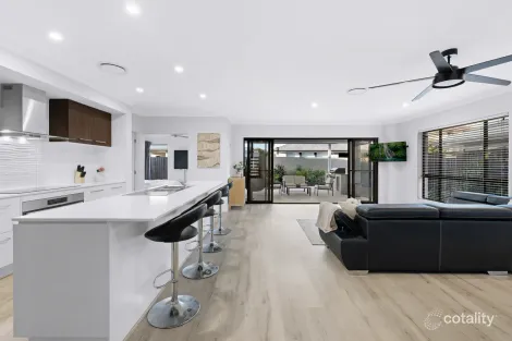 Property photo of 34 Cyan Street Helensvale QLD 4212