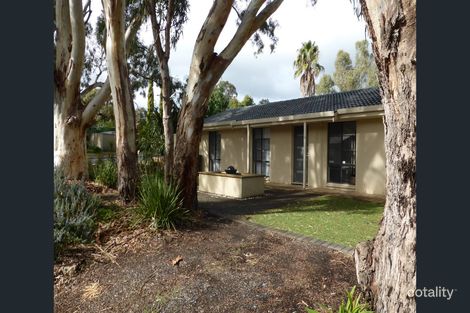 2 Pine Dr, Aberfoyle Park, SA 5159