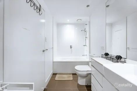 Property photo of 509/15 Compass Drive Biggera Waters QLD 4216