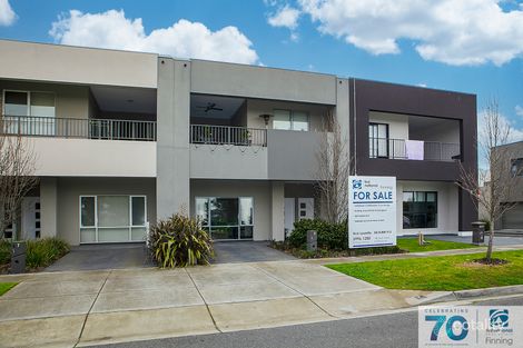 Property photo of 9 Fergus Lane Cranbourne West VIC 3977