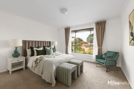 Property photo of 8 Mercedes Court Rosanna VIC 3084