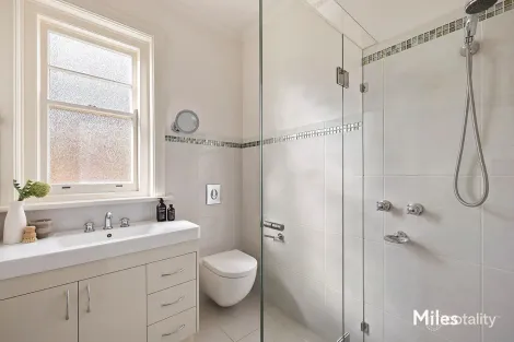 Property photo of 56 Durham Street Eaglemont VIC 3084