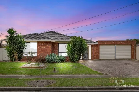 Property photo of 16 Peterborough Crescent Deer Park VIC 3023