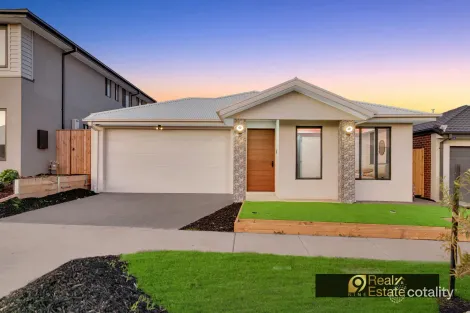 Property photo of 8 Calderas Road Deanside VIC 3336