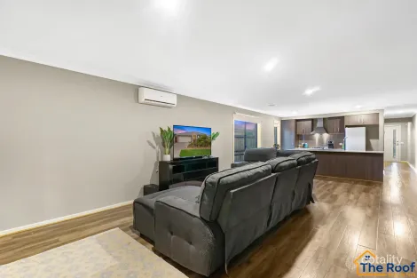 Property photo of 4 Pecora Way Wyndham Vale VIC 3024