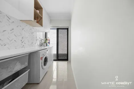 Property photo of 21 Eminence Way Craigieburn VIC 3064