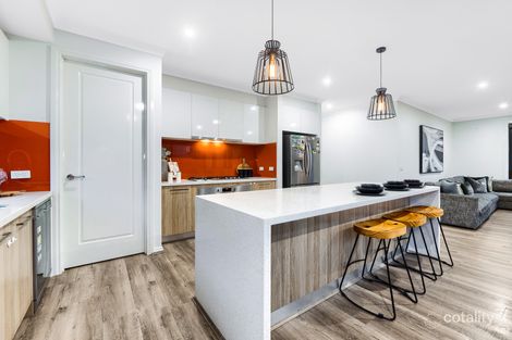 Property photo of 38 Karawarra Circuit Cranbourne North VIC 3977