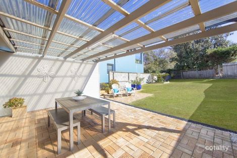 Property photo of 68 Carrington Parade Curl Curl NSW 2096