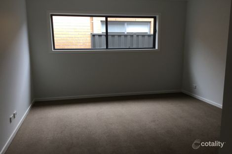 Property photo of 12 Featherwood Crescent Craigieburn VIC 3064