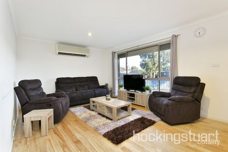 Property photo of 5 Fernberg Place Melton West VIC 3337