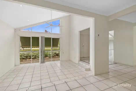 Property photo of 28 Parkway Place Kenmore QLD 4069