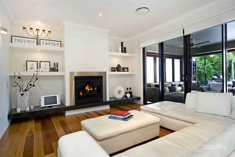 Property photo of 2324 Cressbrook Drive Hope Island QLD 4212