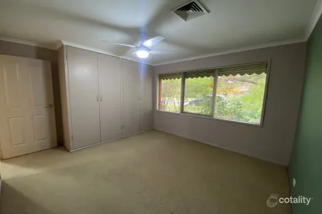 Property photo of 42 Goolagar Crescent Springdale Heights NSW 2641