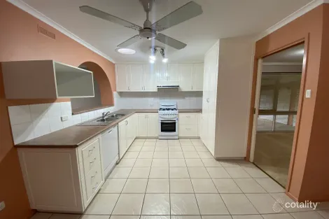 Property photo of 42 Goolagar Crescent Springdale Heights NSW 2641