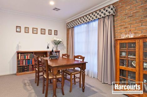 Property photo of 11 Hollydale Close Berwick VIC 3806