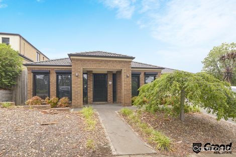 Property photo of 2 Carrick Place Berwick VIC 3806