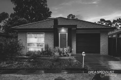 Property photo of 13 Citronelle Circuit Brookfield VIC 3338